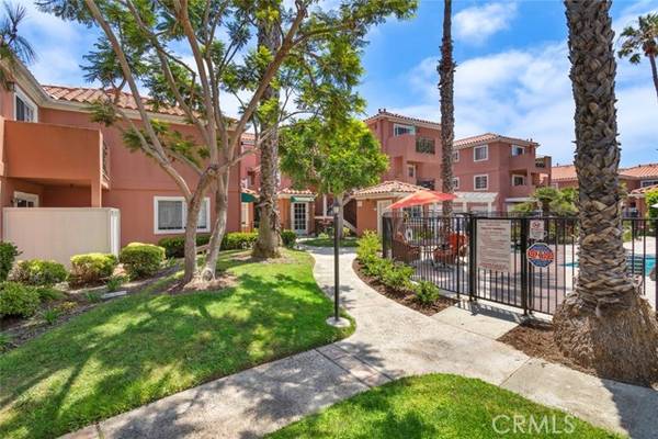 409 Utica Avenue #B16, Huntington Beach, CA 92648