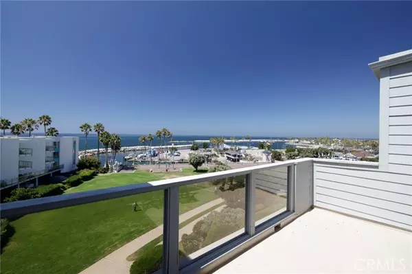 Redondo Beach, CA 90277,250 The Village #305