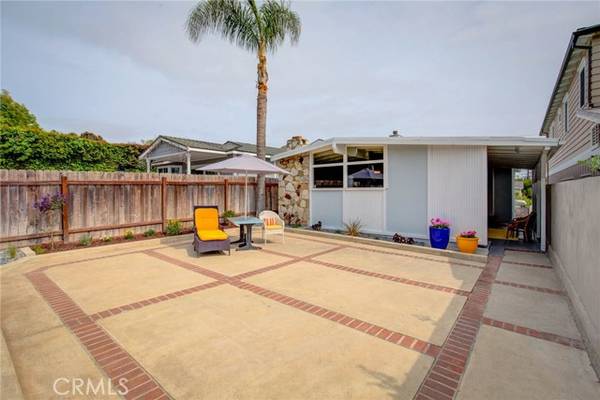 Manhattan Beach, CA 90266,554 Rosecrans Avenue