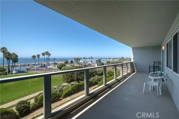 Redondo Beach, CA 90277,250 The Village #203