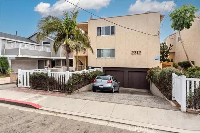 Redondo Beach, CA 90278,2312 Vanderbilt Lane #9