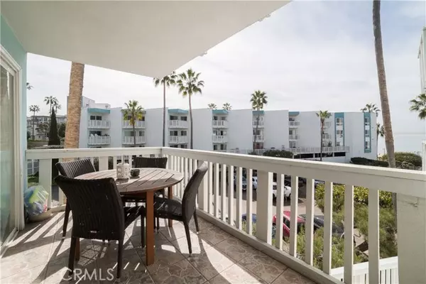 Redondo Beach, CA 90277,630 The Village #205