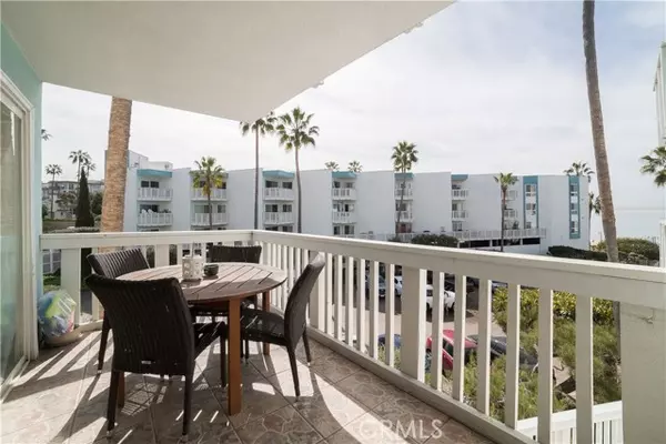 Redondo Beach, CA 90277,630 The Village #205