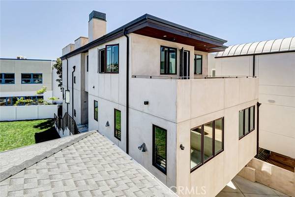 340 26th Street, Hermosa Beach, CA 90254