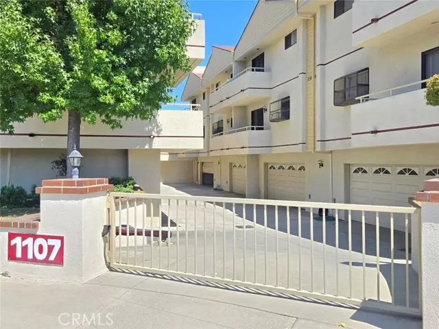 1107 W 158th Street #2D, Gardena, CA 90247