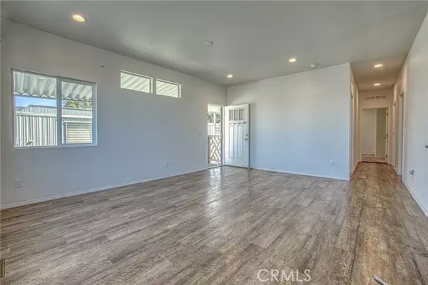 Lomita, CA 90717,26006 Oak #22