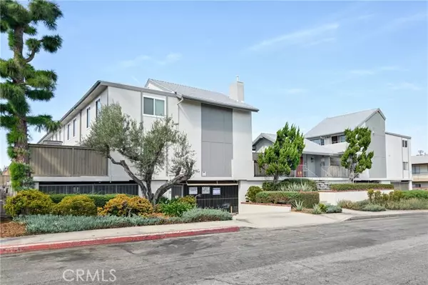 Lomita, CA 90717,25837 Oak Street #228