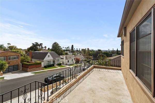 5515 Harcross Drive,  Los Angeles,  CA 90043