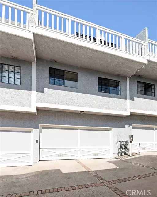 Redondo Beach, CA 90278,2021 Carnegie Lane #6