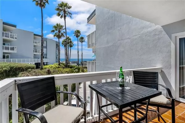 620 The Village #207, Redondo Beach, CA 90277