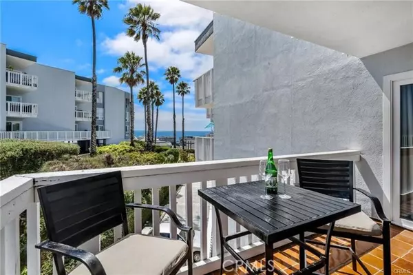 Redondo Beach, CA 90277,620 The Village #207