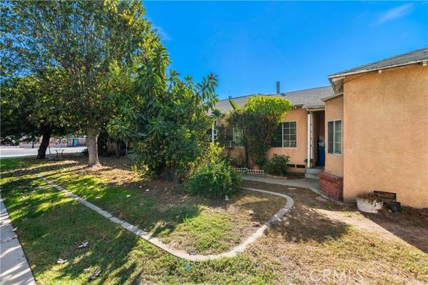 2633 Santa Fe Avenue, Long Beach, CA 90810