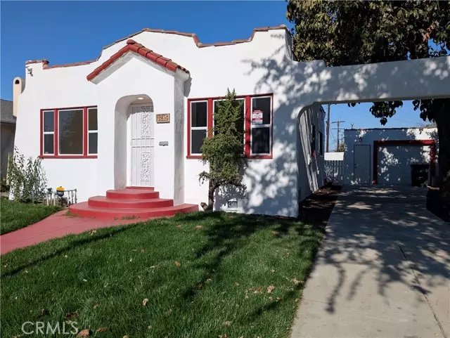 3215 Saturn Avenue, Huntington Park, CA 90255