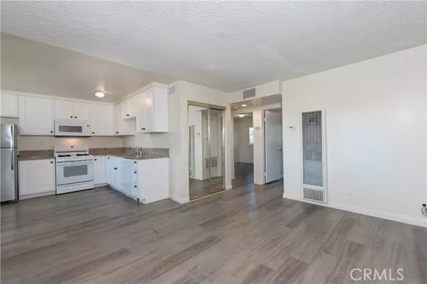 Inglewood, CA 90301,912 S Ash Avenue #6