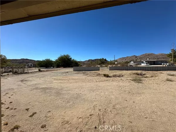 Joshua Tree, CA 92252,4851 Avenida La Manana