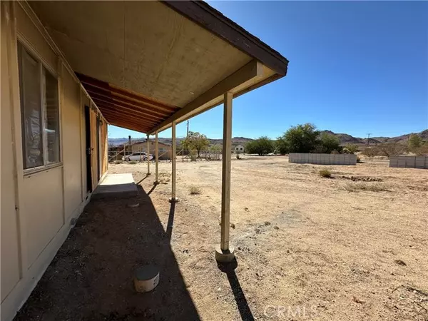 Joshua Tree, CA 92252,4851 Avenida La Manana