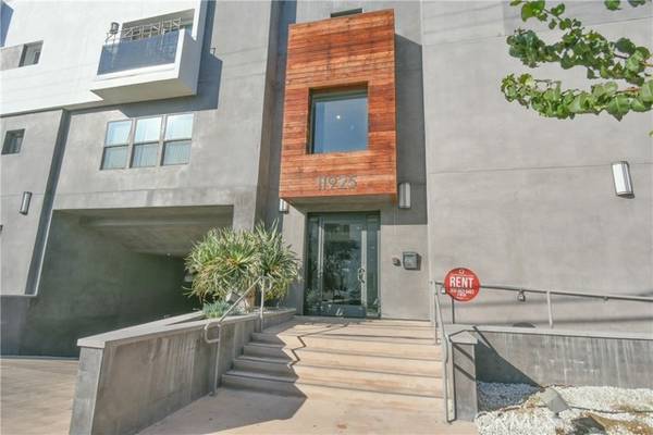 11925 KLING Street #104, Valley Village, CA 91607