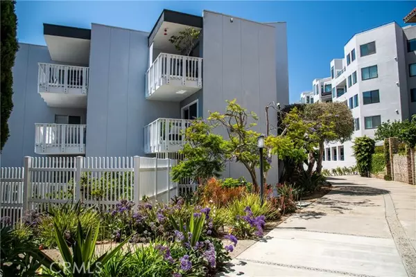 610 The Village #201, Redondo Beach, CA 90277