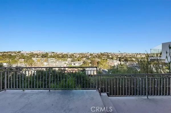 1940 Loma Drive, Hermosa Beach, CA 90254