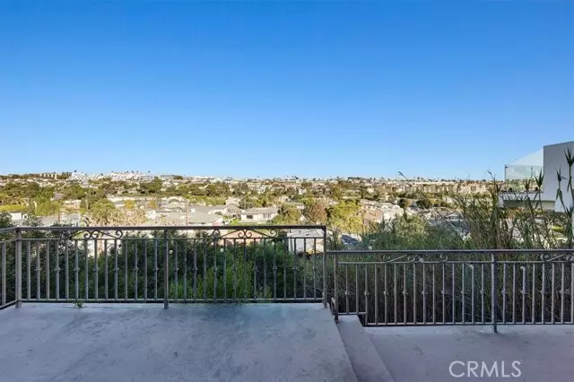 1940 Loma Drive, Hermosa Beach, CA 90254