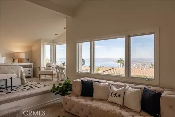 Rancho Palos Verdes, CA 90275,6015 Sandbrook Drive