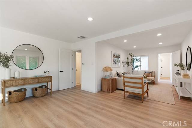 1737 Voorhees Avenue, Manhattan Beach, CA 90266