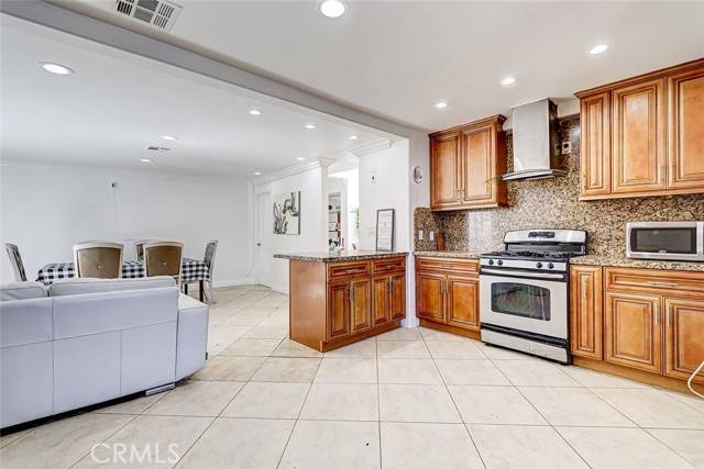 North Hollywood, CA 91606,6732 Farmdale Avenue