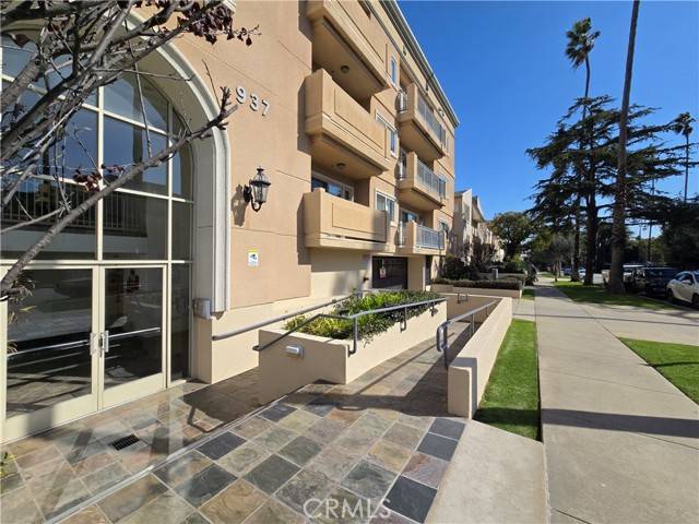 Santa Monica, CA 90403,937 12th Street #308