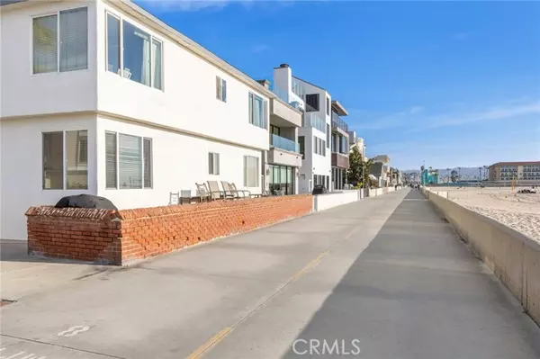 Hermosa Beach, CA 90254,2 2nd Street