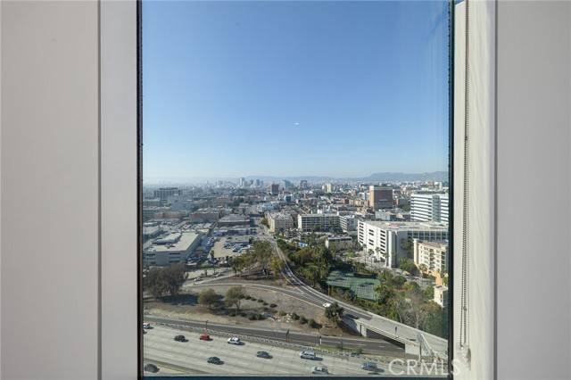 Los Angeles, CA 90017,889 Francisco Street #2408