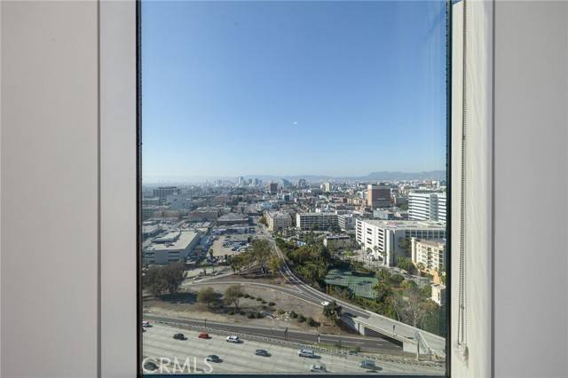 Los Angeles, CA 90017,889 Francisco Street #2408