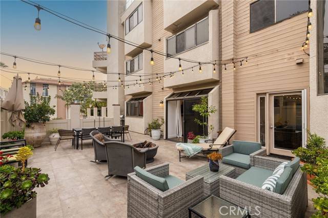 Redondo Beach, CA 90277,512 Esplanade #101