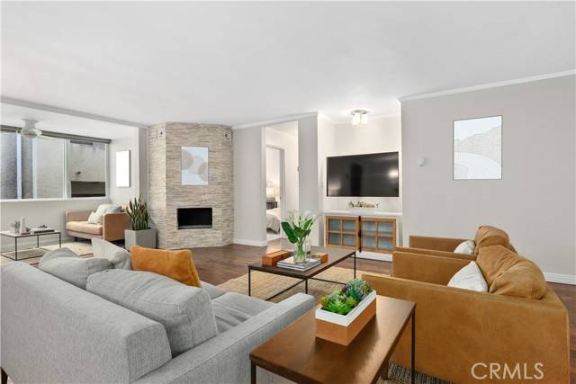930 3rd Street #106, Santa Monica, CA 90403