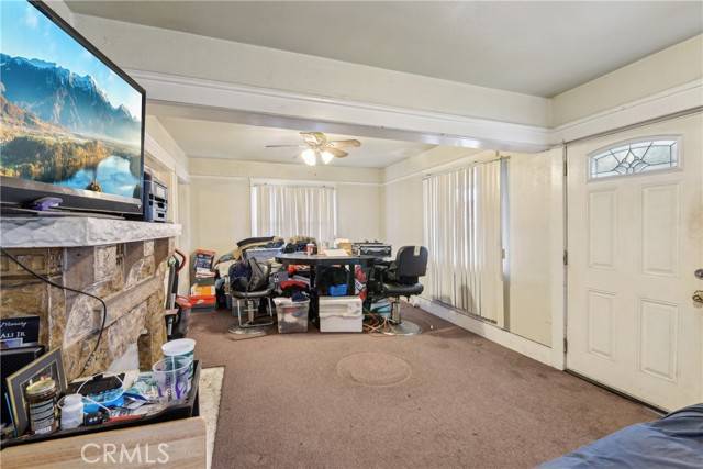 231 W 88th Street, Los Angeles, CA 90003