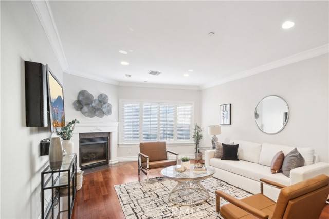 Studio City, CA 91604,11989 Laurelwood Drive #3