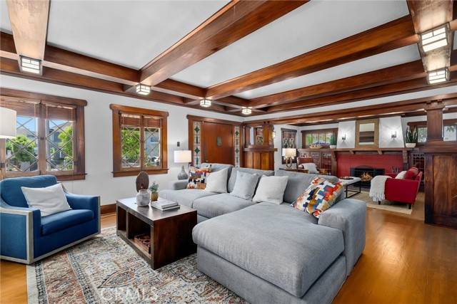 4039 W 7th Street, Los Angeles, CA 90005