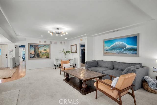 Manhattan Beach, CA 90266,1801 Laurel Avenue