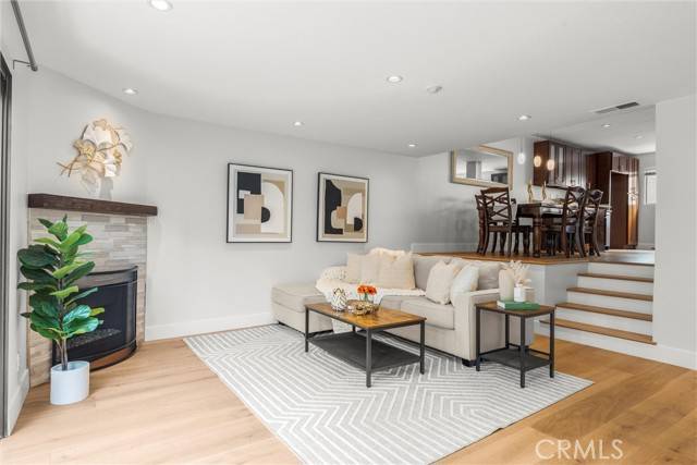 Redondo Beach, CA 90278,1832 Rockefeller Lane #4