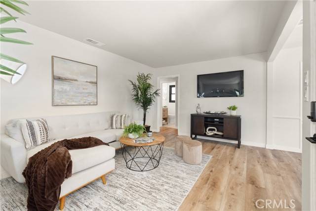 8353 Dunbarton Avenue, Los Angeles, CA 90045
