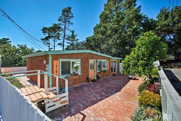 1801 Downing Avenue, Cambria, CA 93428