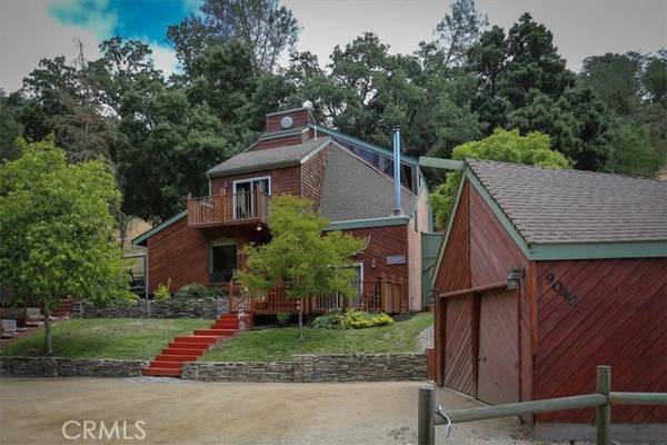 9040 Curbaril Avenue, Atascadero, CA 93422