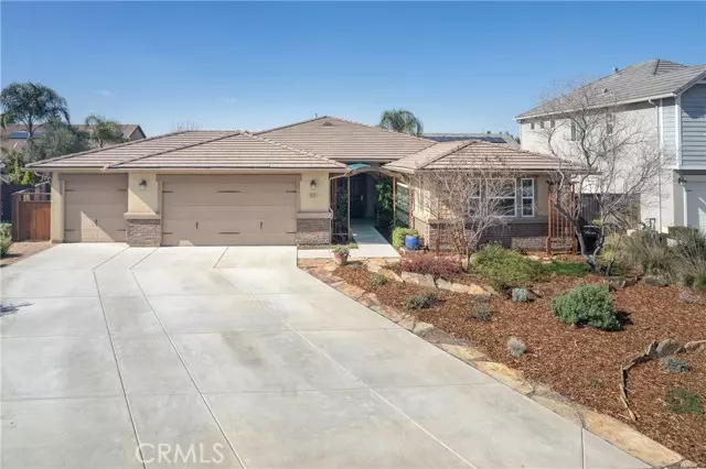 1042 Kaweah, Clovis, CA 93619