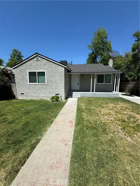 3033 E Hammond Avenue, Fresno, CA 93703