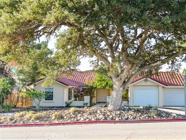 Paso Robles, CA 93446,215 Meadowlark Road