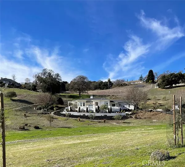 8560 Corriente Road, Atascadero, CA 93422