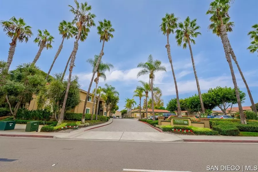 7405 Charmant DR #UNIT 2423, San Diego, CA 92122