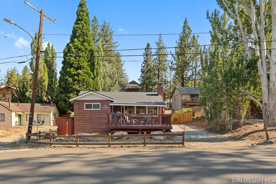 42896 Sonoma DR, Big Bear Lake, CA 92315