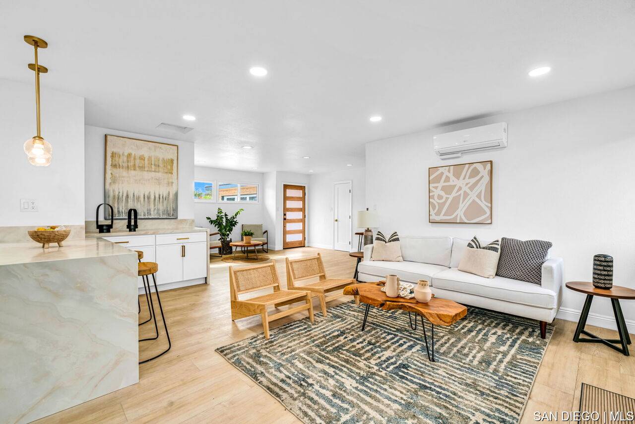 8652 Fensmuir ST, San Diego, CA 92123