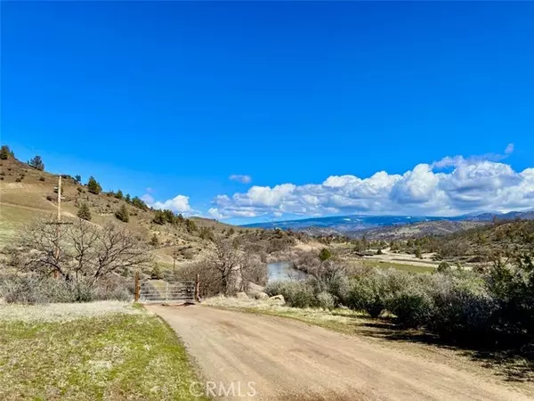 14925 Steelhead Ct, Hornbrook, CA 96044