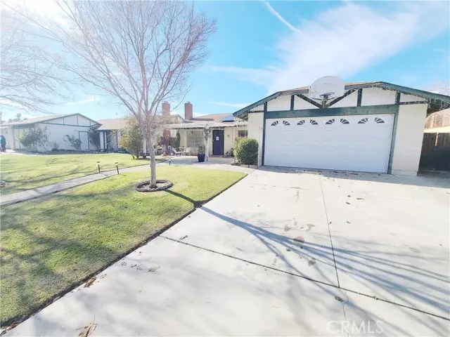 43233 Laurelwood Lane, Lancaster, CA 93536